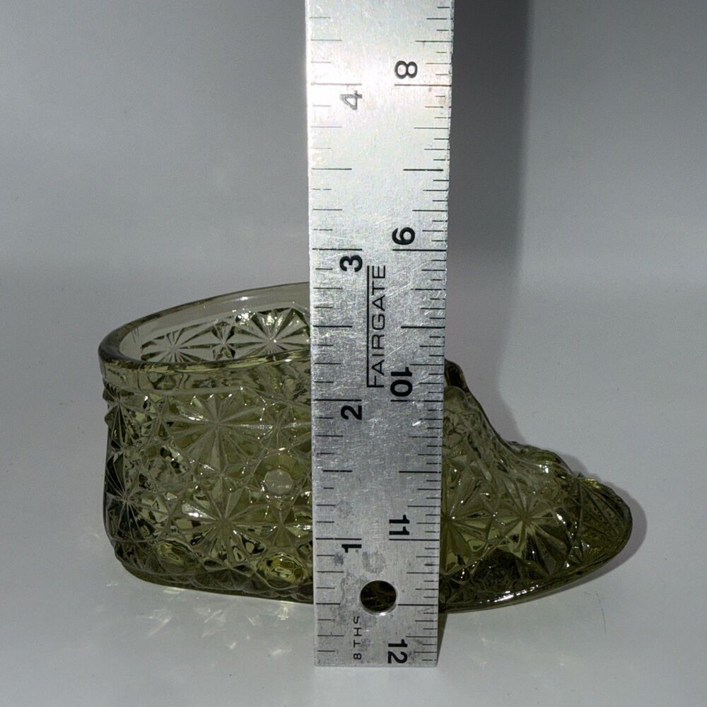Vintage Fenton Green Glass Baby Bootie Shoe Daisy Button Pattern Match Holder - Picture 7 of 8